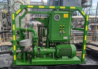 600 GPM high velocity flushing skid in operation on-site for industrial fluid system cleaning and particulate removal